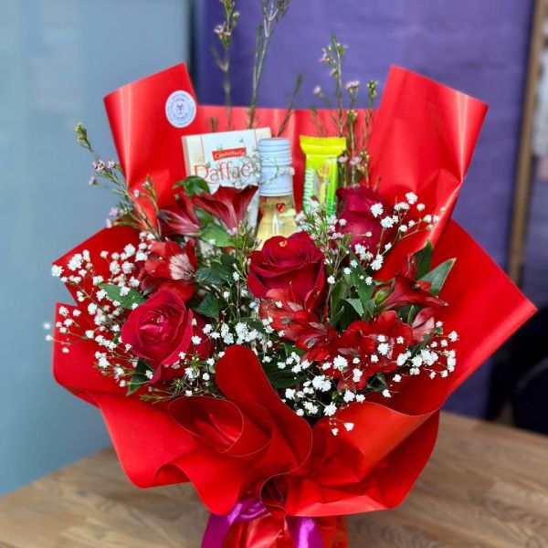 Buket "Strastveni Zagrljaj" - Slika 1