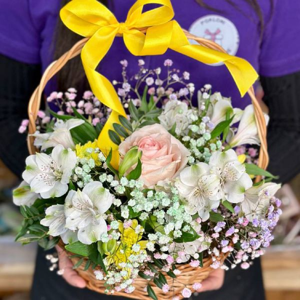 Buket "Očaravajući Trenuci" - Slika 1