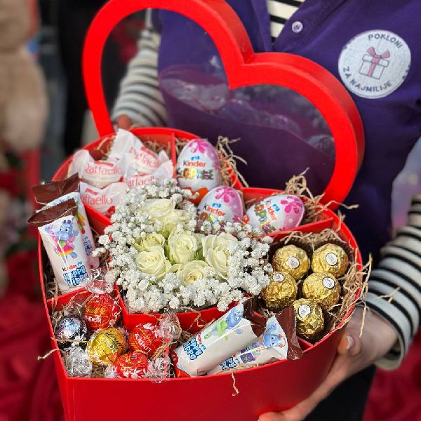 Slatka kutija sa cvećem - Slika 1